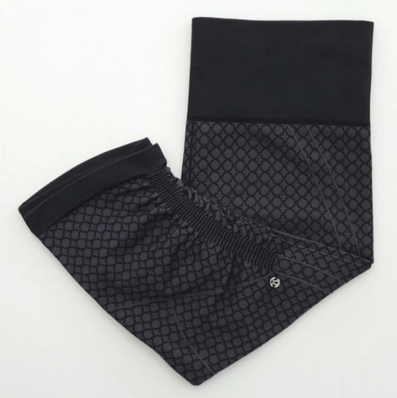 Lululemon In The  Flow Crop II (First Release) Heathered Deep Coal Size 8 - Picture 12 of 16